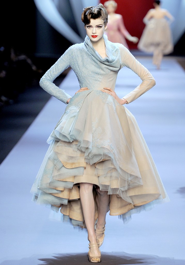 Dior CoutureSpring2011 19 162711700127 716x1024 Christian Dior Spring 2011 Haute Couture Fashion Show